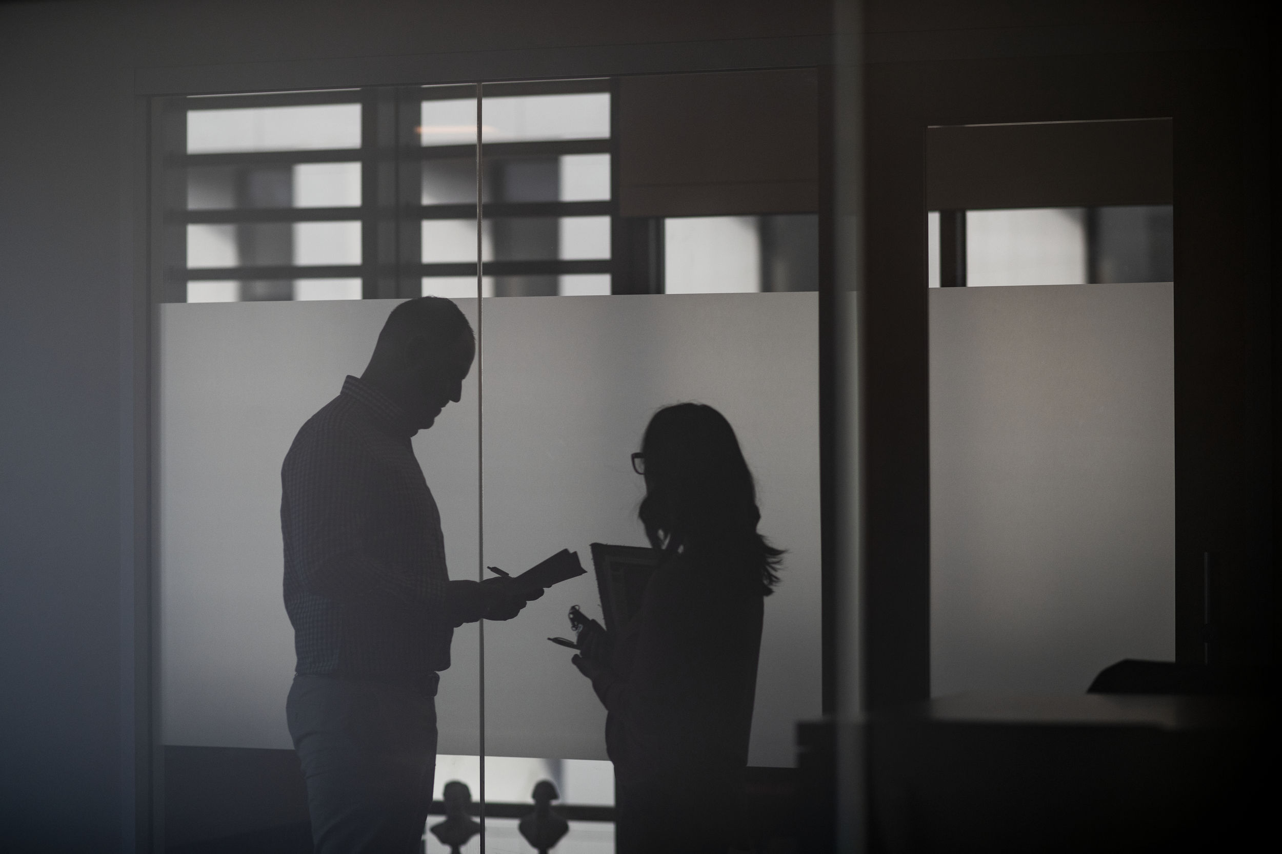 A Fox School of Business professor and student in conversation.