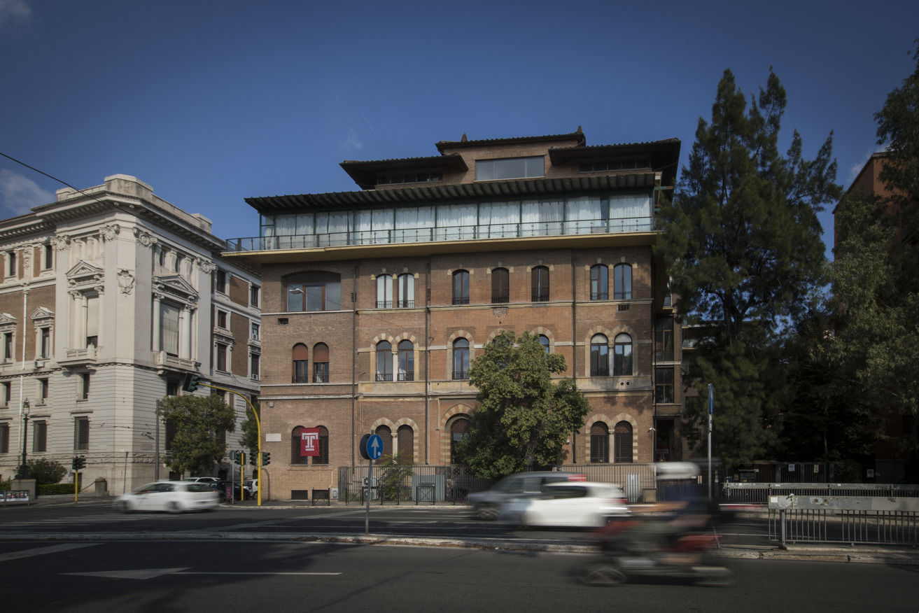 The outside of the Villa Caproni, the building the houses Temple Rome. 