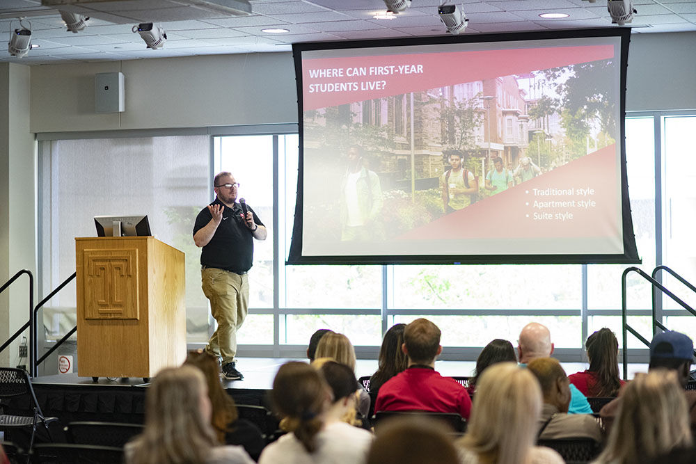 Owl Ambassador hosting a housing information session during Experience Temple Day.